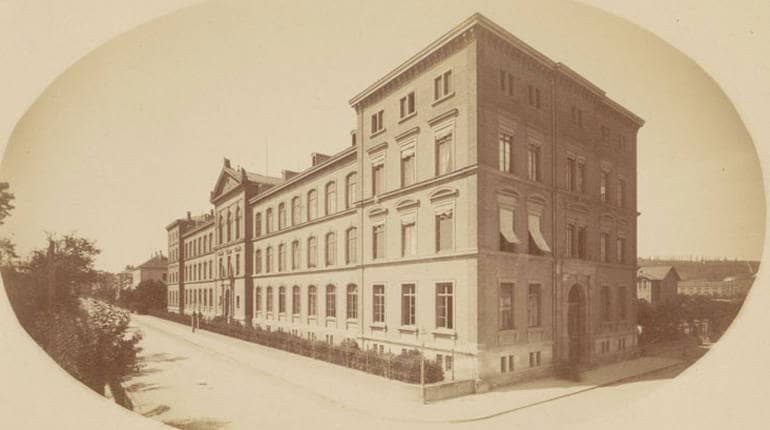 Gebäude des humanistischen Gymnasiums, des Realgymnasiums und der Oberrealschule an der Olgastraße um 1880