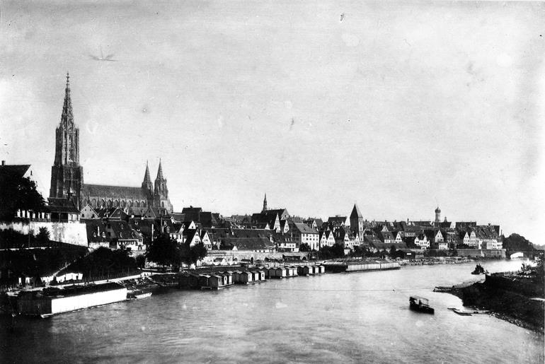 Badehäuser an der Donau um 1894